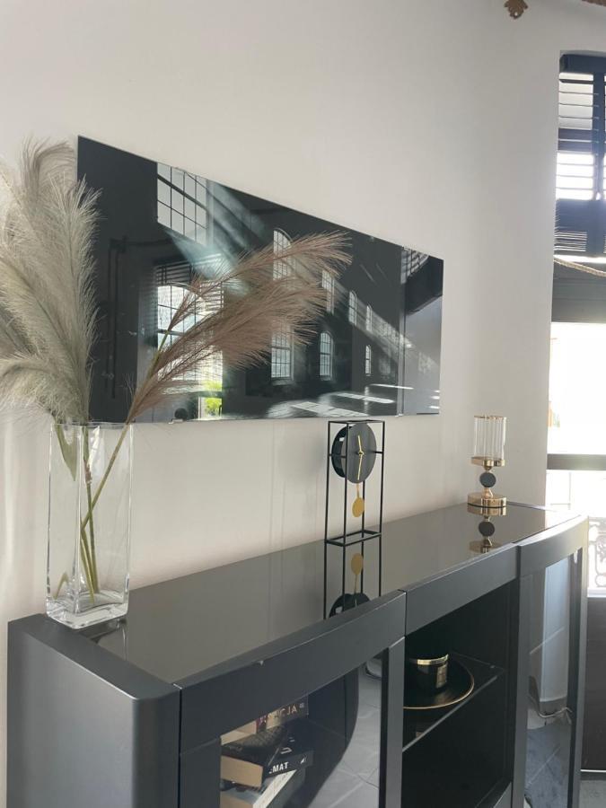 Apartament W Centrum Przy Studni 102M2 Leilighet Chełm Eksteriør bilde